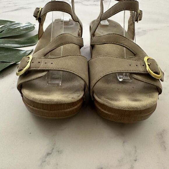 Dansko Womens Sandi Sandals Size 39 Cream Beige Leather Chunky Heel Comfort - Picture 3 of 6